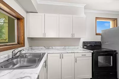 1027 E 9th Street, Duluth, MN 55805 - Photo 9