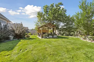 6311 Montee Dr, Eden Prairie, MN 55344 - Photo 57