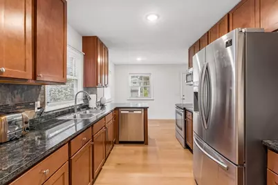409 Milton Street S, Saint Paul, MN 55102 - Photo 9