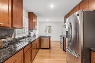 409 Milton Street S, Saint Paul, MN 55102 - Photo 9