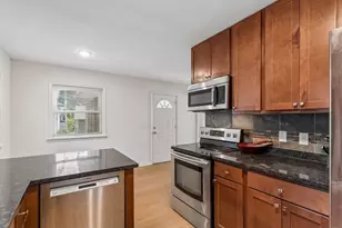 409 Milton Street S, Saint Paul, MN 55102 - Photo 11