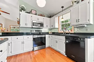 132 Wedgewood Ct, Mahtomedi, MN 55115 - Photo 7