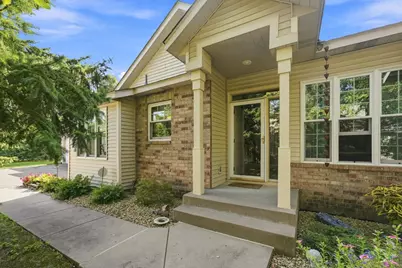 132 Wedgewood Court, Mahtomedi, MN 55115 - Photo 3
