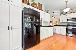 132 Wedgewood Ct, Mahtomedi, MN 55115 - Photo 9