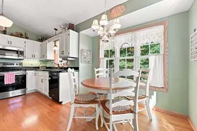 132 Wedgewood Court, Mahtomedi, MN 55115 - Photo 5