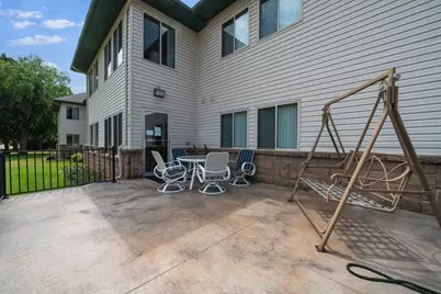 912 Hawthorne Street #104, Alexandria, MN 56308 - Photo 3