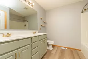 615 Village Pkwy, Circle Pines, MN 55014 - Photo 19