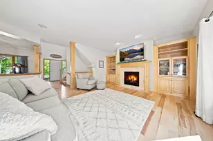 605 Knollwood Dr, Hudson, WI 54016 - Photo 5