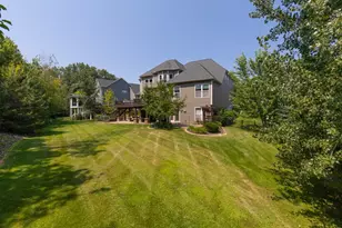 10033 Frederick Pl, Eden Prairie, MN 55347 - Photo 3