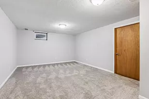 514 Laredo Ln, Chanhassen, MN 55317 - Photo 37