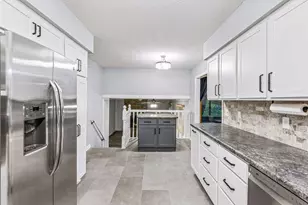 514 Laredo Ln, Chanhassen, MN 55317 - Photo 13