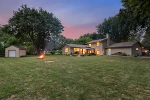 514 Laredo Ln, Chanhassen, MN 55317 - Photo 5