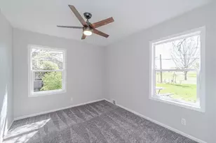 140 Carol Ln, West Saint Paul, MN 55118 - Photo 9
