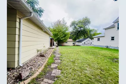 220 N 7th Street, Montevideo, MN 56265 - Photo 17