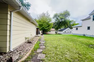 220 N 7th St, Montevideo, MN 56265 - Photo 17