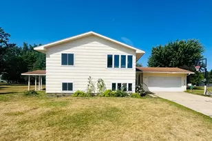 1025 9th St SW, Wadena, MN 56482 - Photo 1