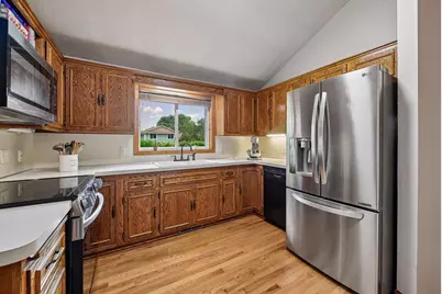1705 White Oak Drive, Chaska, MN 55318 - Photo 7