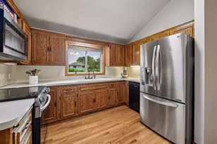 1705 White Oak Dr, Chaska, MN 55318 - Photo 7