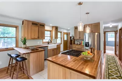 49 Belvidere Street E, Saint Paul, MN 55107 - Photo 3
