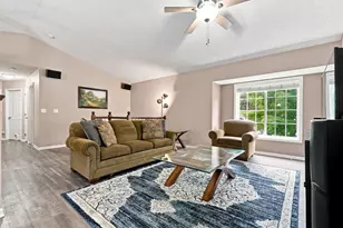 815 Colby St, Taylors Falls, MN 55084 - Photo 9
