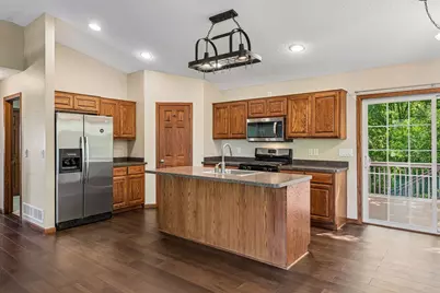 10611 Kyle Court N, Brooklyn Park, MN 55443 - Photo 9