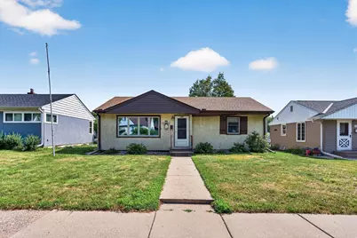 1582 Hoyt Avenue E, Saint Paul, MN 55106 - Photo 1