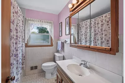 1582 Hoyt Avenue E, Saint Paul, MN 55106 - Photo 11