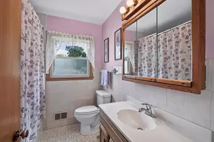 1582 Hoyt Ave E, Saint Paul, MN 55106 - Photo 11