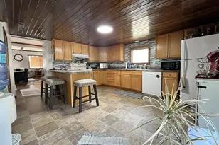 402 N Austin Ave, Litchfield, MN 55355 - Photo 5