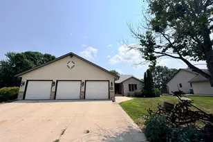 141 Fairlawn Ave E, Winsted, MN 55395 - Photo 3