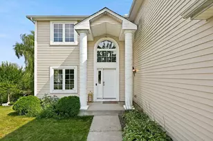 237 Adam Cir, Carver, MN 55315 - Photo 3