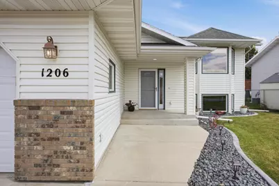1206 18th Street N, Moorhead, MN 56560 - Photo 3