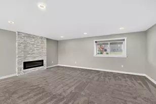 886 Portsmith Dr NW, Rochester, MN 55901 - Photo 27