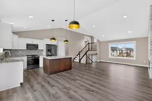886 Portsmith Dr NW, Rochester, MN 55901 - Photo 9