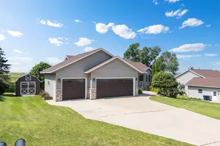 313 Maple Dr, Lanesboro, MN 55949 - Photo 3