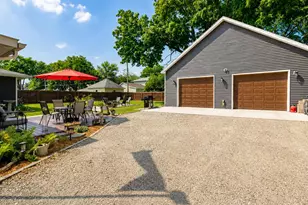 313 1st St SE, Madelia, MN 56062 - Photo 3