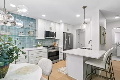 215 Barry Avenue S #112, Wayzata, MN 55391 - Photo 3