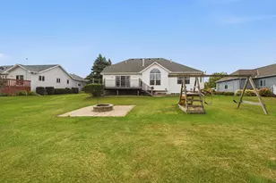 109 Anglewood Dr, Kenyon, MN 55946 - Photo 7