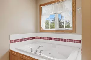 109 Anglewood Dr, Kenyon, MN 55946 - Photo 31