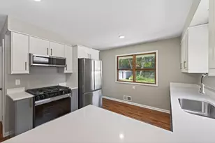 509 Indiana Ave N, Golden Valley, MN 55422 - Photo 13