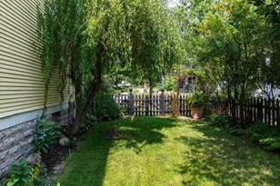928 Linwood Ave, Saint Paul, MN 55105 - Photo 37