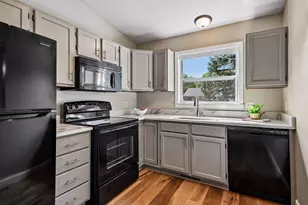 7229 Bren Ln, Eden Prairie, MN 55346 - Photo 13