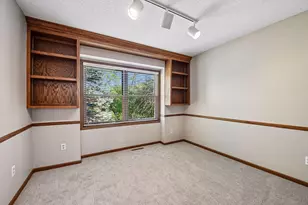 7229 Bren Ln, Eden Prairie, MN 55346 - Photo 23