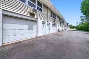 1366 Colonial Dr, Roseville, MN 55113 - Photo 29