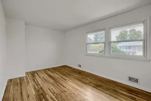 1366 Colonial Dr, Roseville, MN 55113 - Photo 23