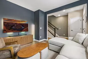 900D Mount Curve Blvd, Saint Paul, MN 55116 - Photo 3