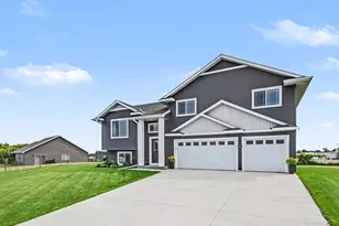 413 Highland Dr, Ellsworth, WI 54011 - Photo 5