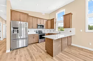 8602 Maynard Pl, Duluth, MN 55808 - Photo 9