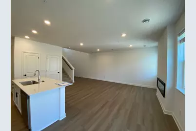 4026 Hayward Avenue N, Oakdale, MN 55128 - Photo 3