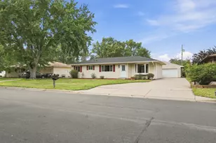 2107 Shale Ln, Eagan, MN 55122 - Photo 1